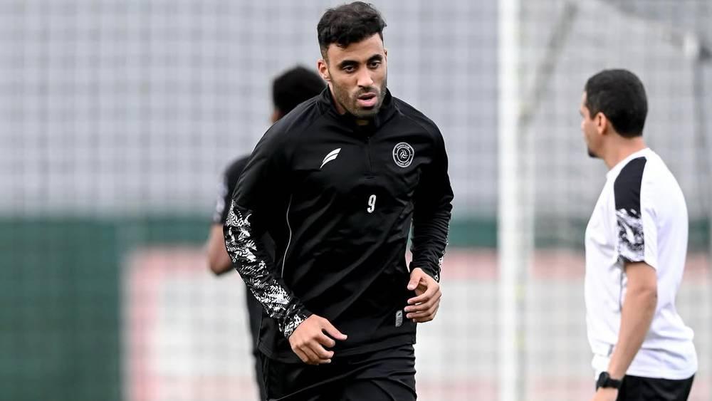 بعد تجربته القصيرة رفقة الهلال.. حمد الله يعود إلى تداريب الشباب السعودي