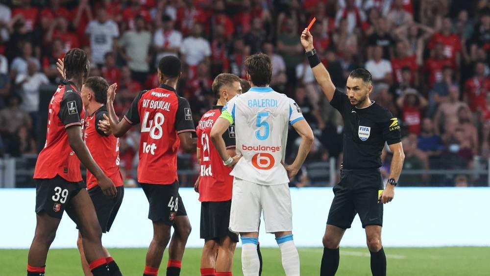 آيت بودلال يطرد ضد مارسيليا في أول مباراة له في الدوري الفرنسي "الليغ1"