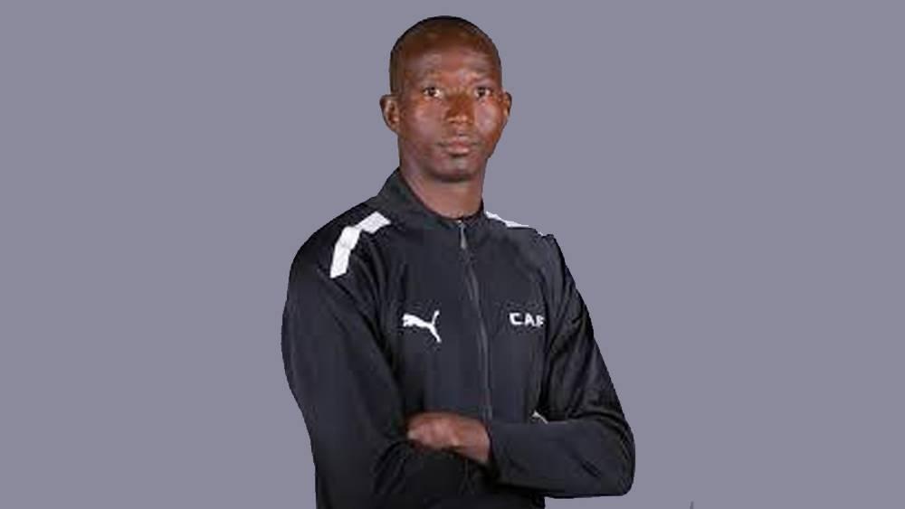 "الشان"/ الحكم المالي "عصمان دياكاتي" يدير مباراة المغرب والكونغو الديمقراطية والجنوب أفريقي أبونجيل في غرفة الفار