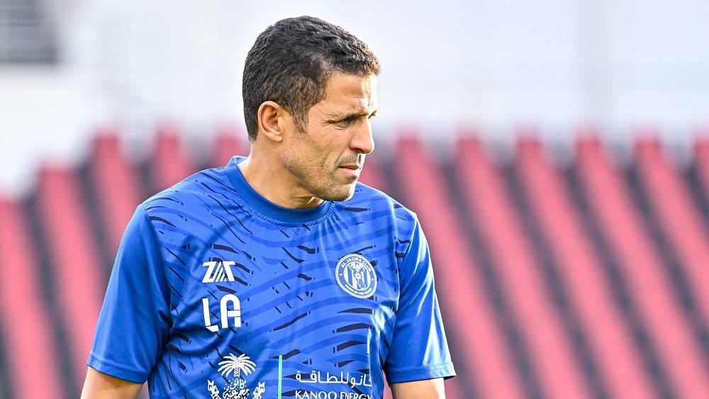 رسميا/ الجزيرة يعلن انفصاله عن الحسين عموتة مباشرة بعد الهزيمة أمام خورفكان في افتتاحية الدوري الإماراتي