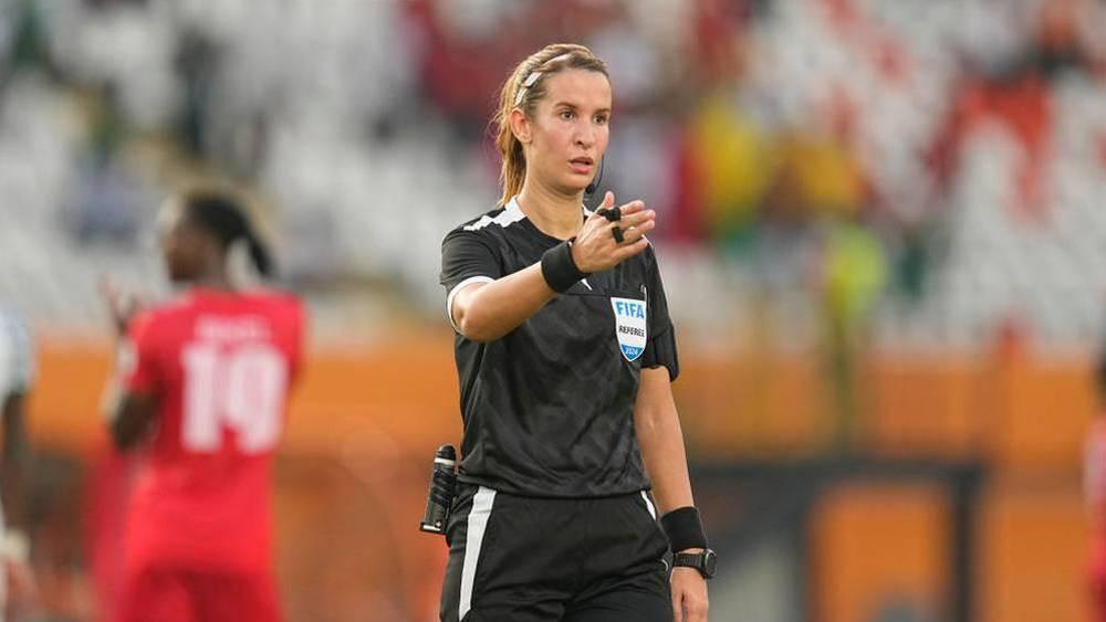 تصفيات المونديال/ كربوبي تقود مباراة كوت ديفوار وبوروندي بمساعدة أبرتون وبوشتاوي والتمسماني كحكم رابع