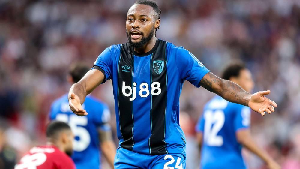 منع مشجع من دخول جميع ملاعب إنجلترا مدى الحياة بعد توجيه إساءة عنصرية ضد سيمينيو مهاجم بورنموث