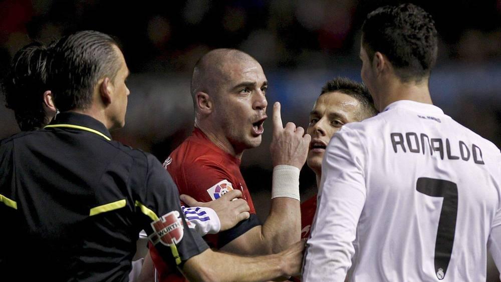 "إنه شخص متغطرس".. لاعب أوساسونا سابقا "باندياني" يهاجم رونالدو بسبب واقعة سابقة!