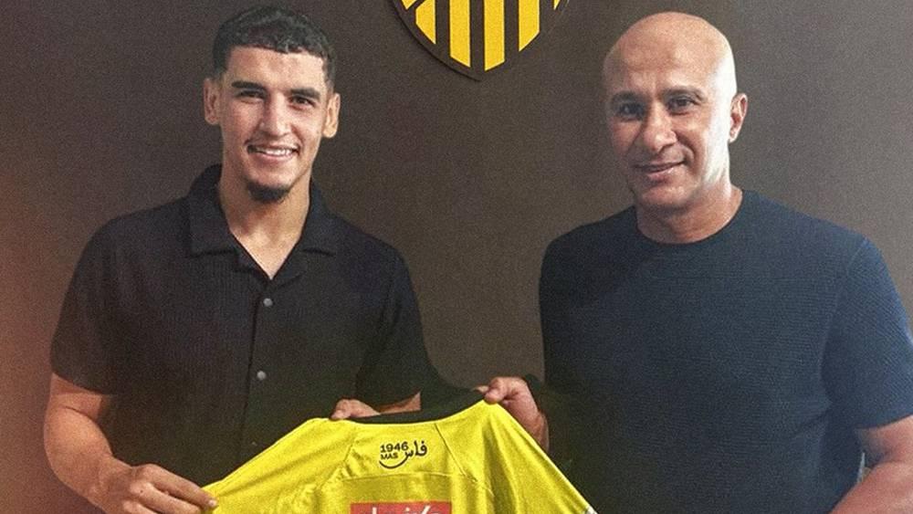 المغرب الفاسي يعلن تعاقده مع سفيان بنجديدة لثلاثة مواسم