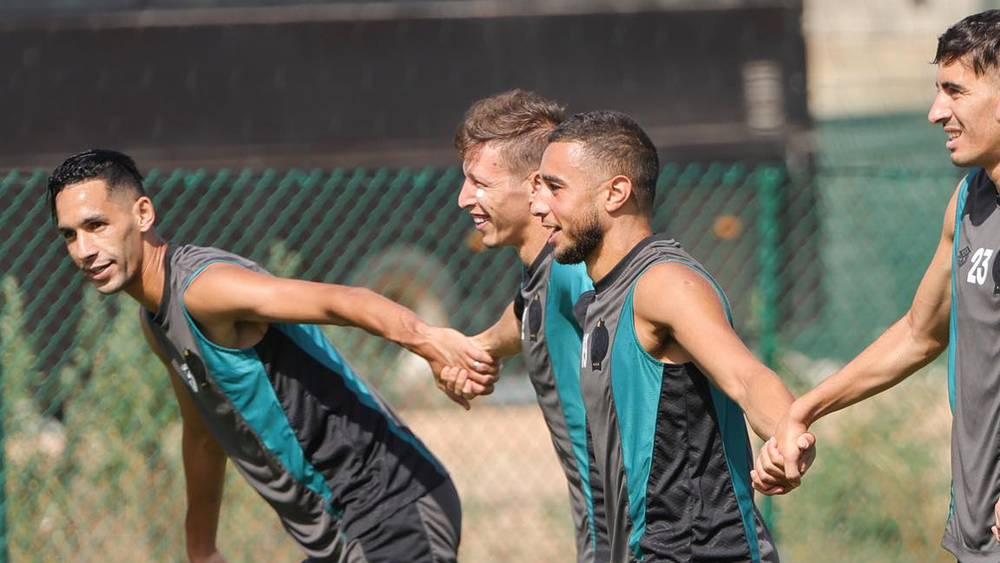 الرجاء يسافر صوب طنجة مساء اليوم للدخول في معسكر إعدادي تحضيرا للموسم الكروي الجديد