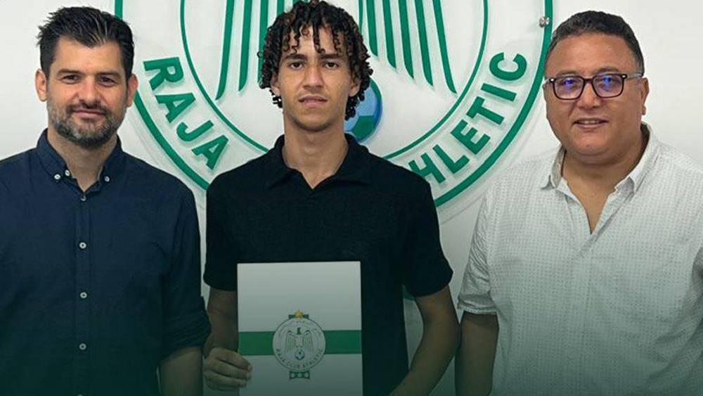 الرجاء يعلن توقيع عقد احترافي مع هداف فئة تحت 17 سنة يحيى إكيز لثلاثة مواسم