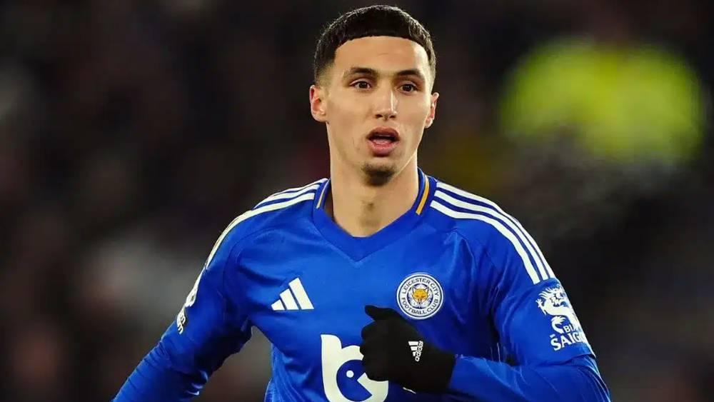 بعد تعثر انتقاله إلى كريستال بالاس.. الخنوس يُصرّ على الرحيل وليستر سيتي يُراهن على العروض السعودية