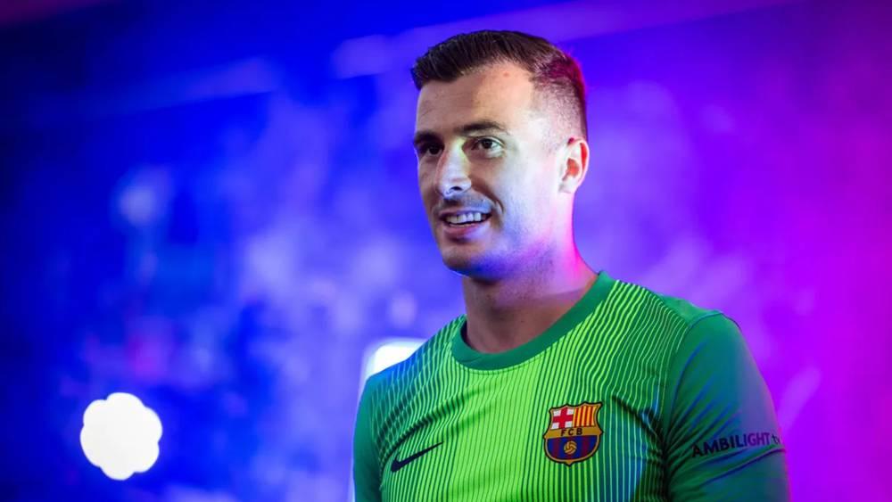 رسميا/ برشلونة يجدد عقد حارسه الثالث "إينياكي بينيا" لغاية 2029 ويعيره إلى إلتشي