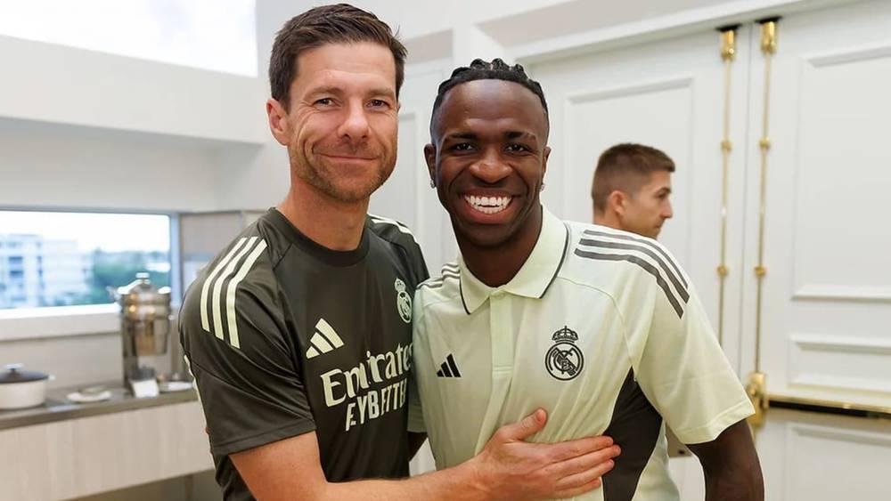 ألونسو: "فينيسيوس قادر على إحداث تأثير كبير عند دخوله من مقاعد البدلاء"