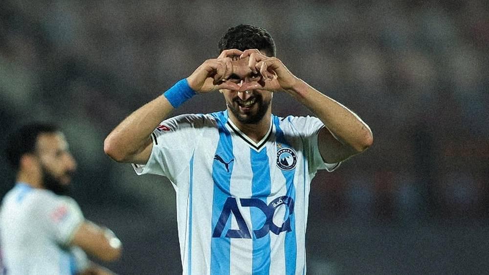 الكرتي يتألق بـ"ثنائية" ويقود بيراميدز للفوز على الأهلي (2-0) في قمة الجولة 5 من الدوري المصري