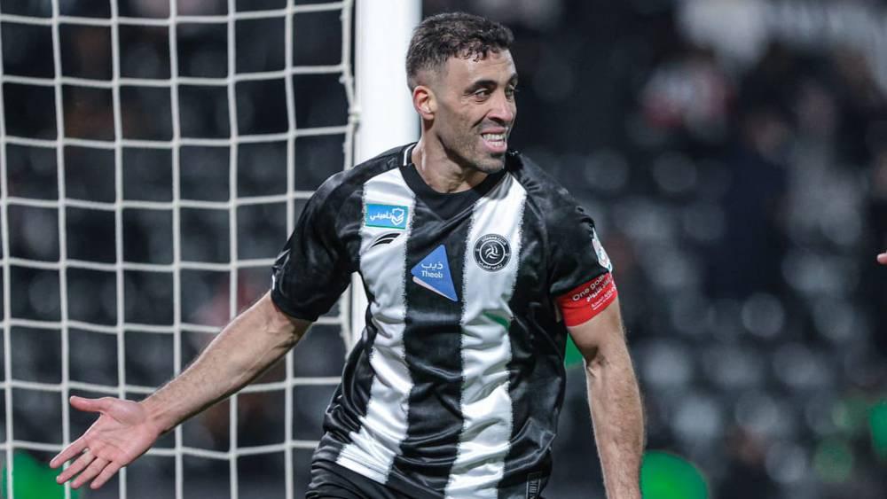 مدرب الشباب السعودي يستبعد حمد الله من خططه الفنية ويضعه أمام خيار الرحيل