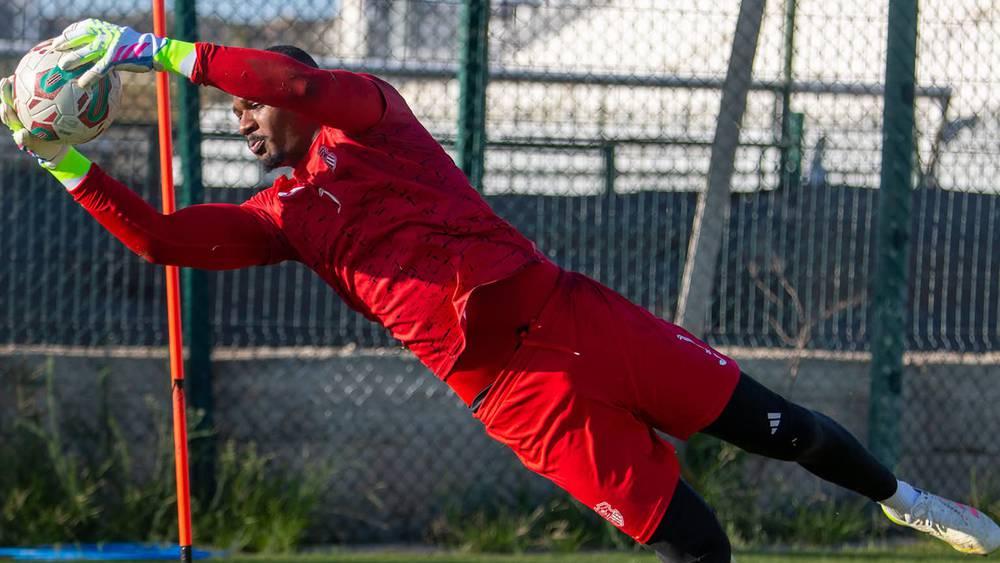 الحارس التوغولي مالكولم باركولا ينضم لتدريبات اتحاد طنجة