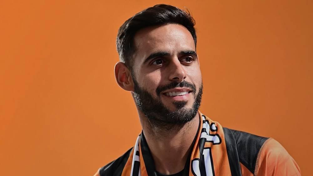 نهضة بركان يعلن تعاقده مع متوسط الميدان ريان عابد (33 سنة) لموسمين رياضيين