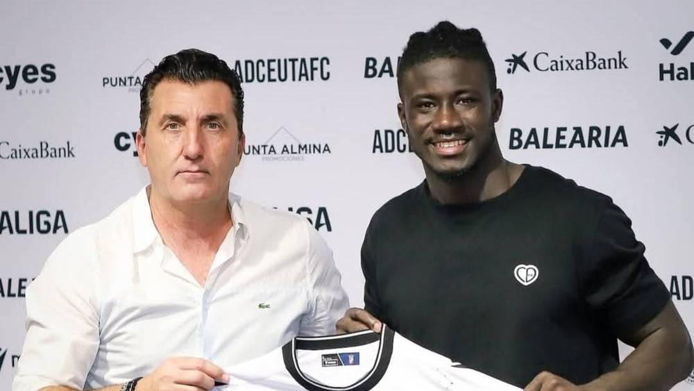 نادي سبتة يضم المهاجم صامويل أوبينغ بعد فسخ عقده مع الوداد