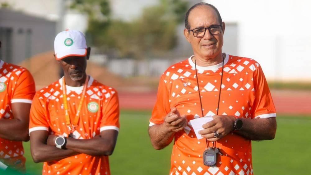 الزاكي: "هذه ليست هزيمة ثقيلة بل عادية.. مَايمكنْش ترقّْع ضد منتخب من حجم المغرب"