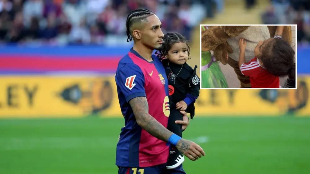 رافينيا يتهم أحد العاملين في "ديزني لاند" بالعنصرية: "لماذا تلقّى جميع الأطفال البيض عناقًا إلا ابني؟"