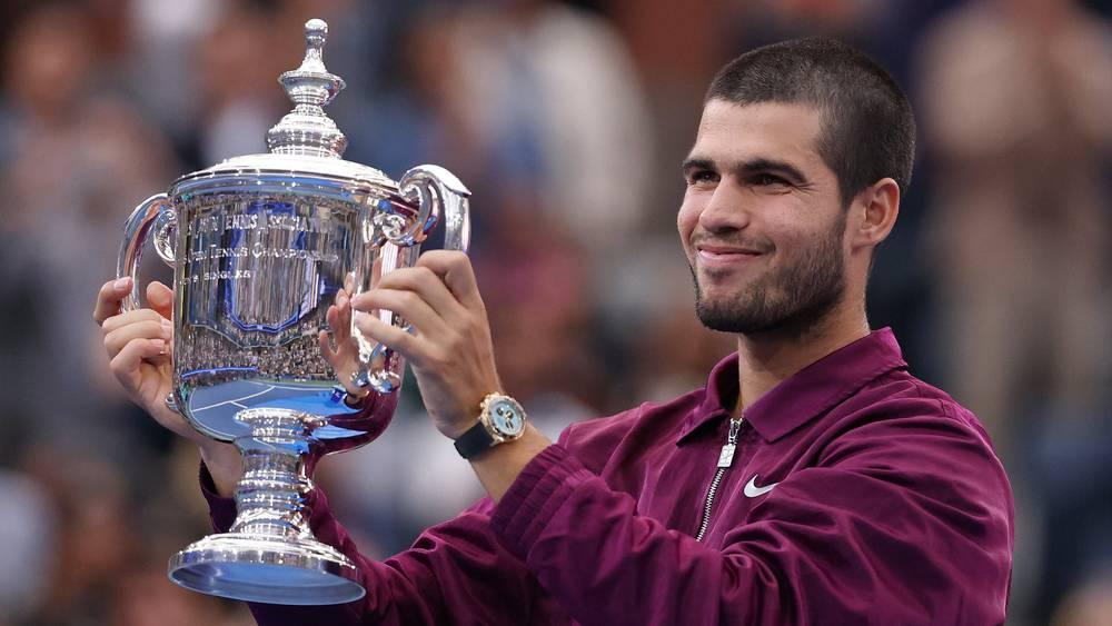 ألكاراز "يثأر" من سينر ويُتوج ببطولة أمريكا المفتوحة للتنس للمرة الثانية في مشواره