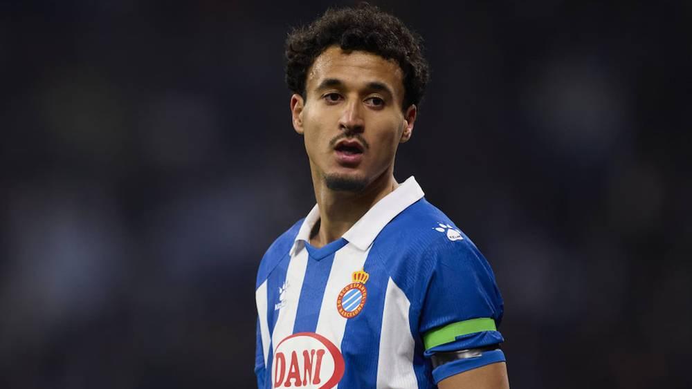 المدير الرياضي لإسبانيول: "عقد الهلالي أطول مما يُقال ولم نتلق أي عروض رسمية هذا الصيف لبيعه"