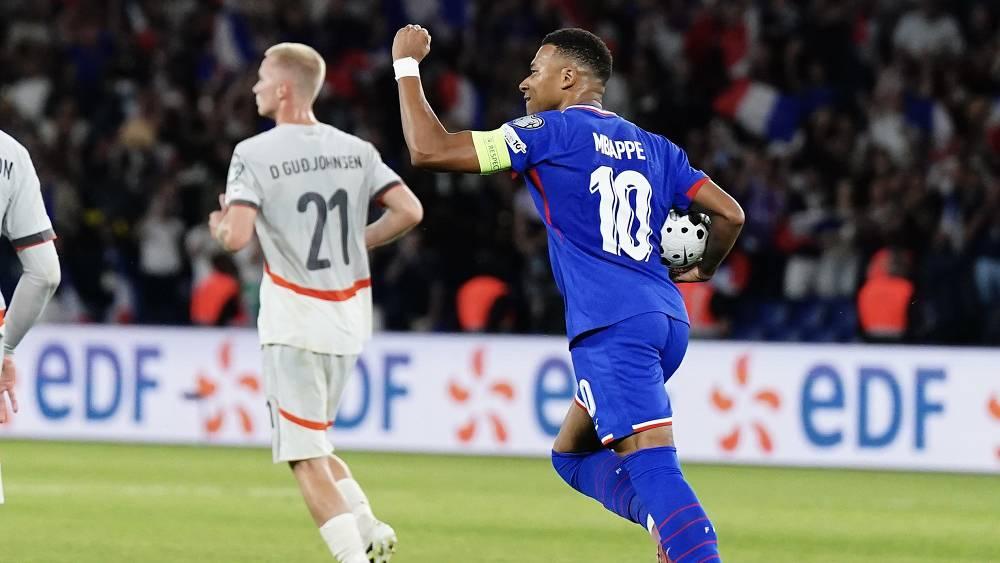 مبابي يتجاوز هنري ويصبح ثاني هدّاف في تاريخ المنتخب الفرنسي بـ52 هدفا