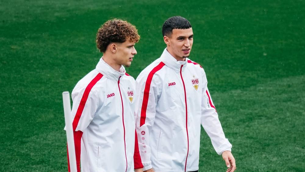 بلال الخنوس يخوض أول حصة تدريبية له بقميص شتوتغارت الألماني