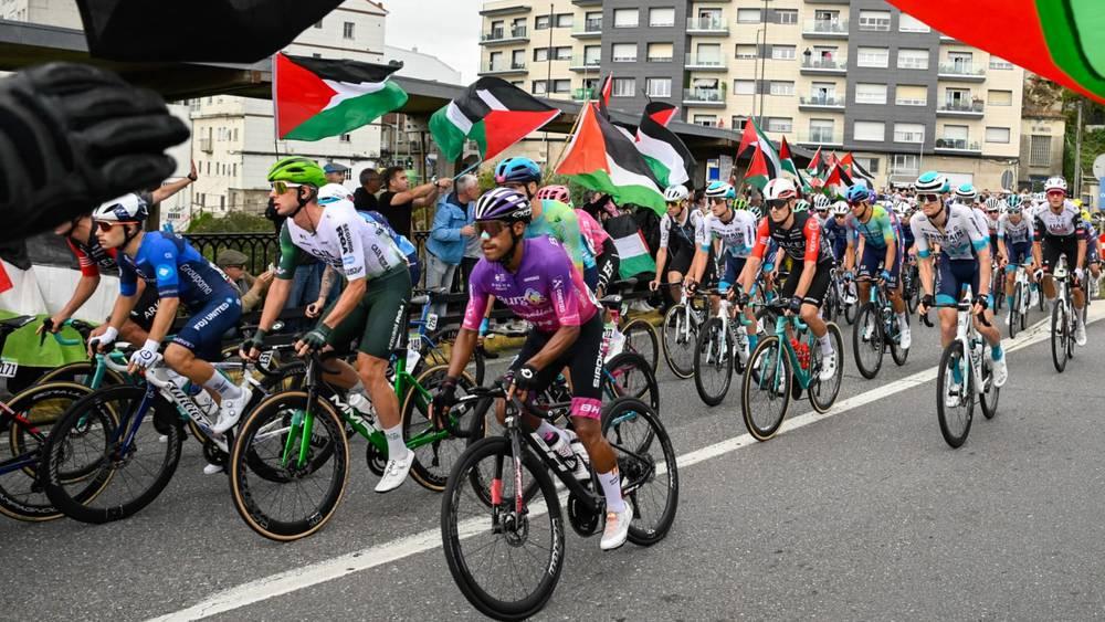 توقعات بحضور أعداد كبيرة من المتظاهرين المؤيدين لفلسطين تدفع المنظمين إلى تقليص مسافة المرحلة 18 من سباق "لا فويلتا"