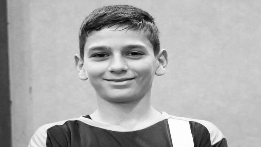 استشهاد اللاعب "ميسي غزة" محمد رامز السلطان (15 سنة) مع 14 من أفراد أسرته في قصف صهيوني!