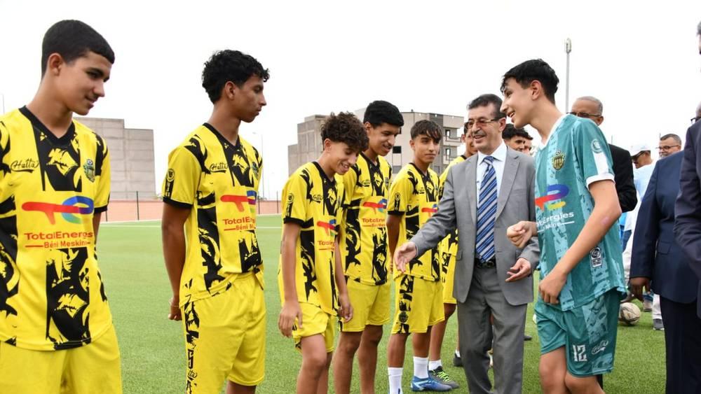 الجامعة تُعلن تسليم الملعب البلدي الدار الحمراء بالبروج في إقليم سطات رهن إشارة أندية المنطقة