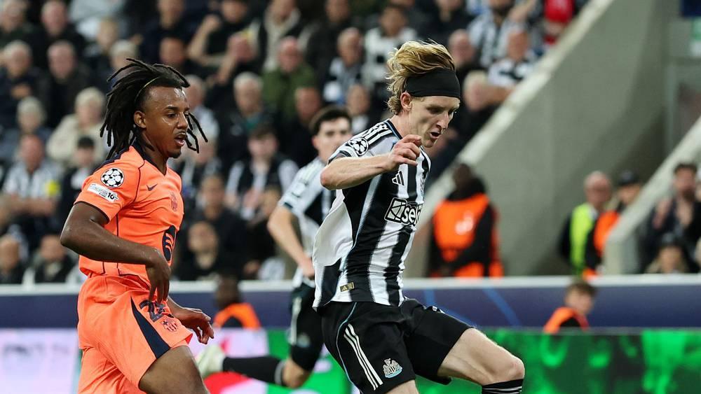 غوردون (لاعب نيوكاسل): "لم نعتد على مواجهة فريق يستحوذ على الكرة مثل برشلونة"