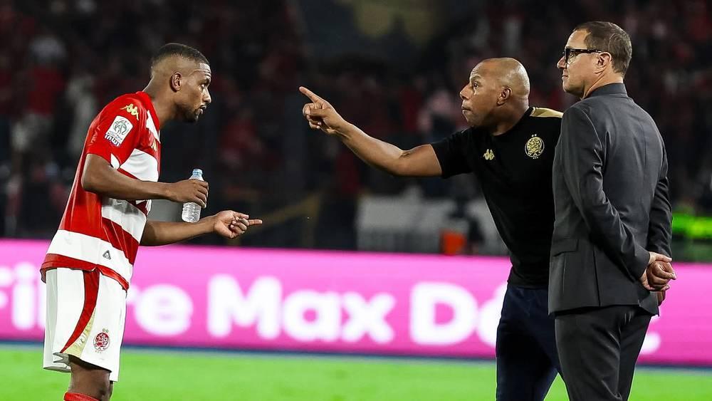 بنهاشم يستدعي 21 لاعبا في قائمة الوداد لمواجهة اتحاد يعقوب المنصور