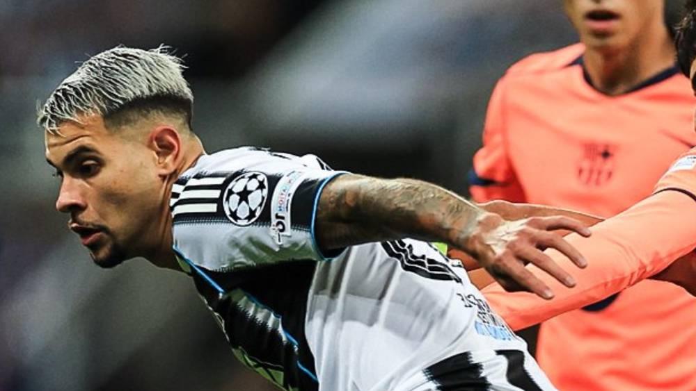 غيمارايش لاعب نيوكاسل: "برشلونة فريق يستحوذ على الكرة كثيرا وهو مُرشح للفوز بدوري أبطال أوروبا"