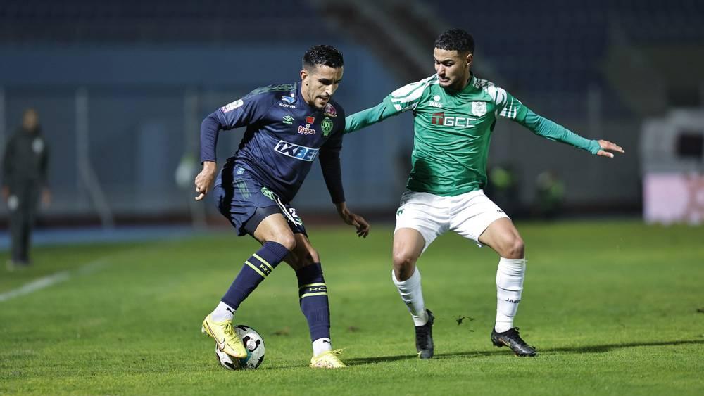 تأجيل تحديد ملعب مباراة الدفاع الجديدي والرجاء يثير التساؤلات قبل الجولة الثالثة