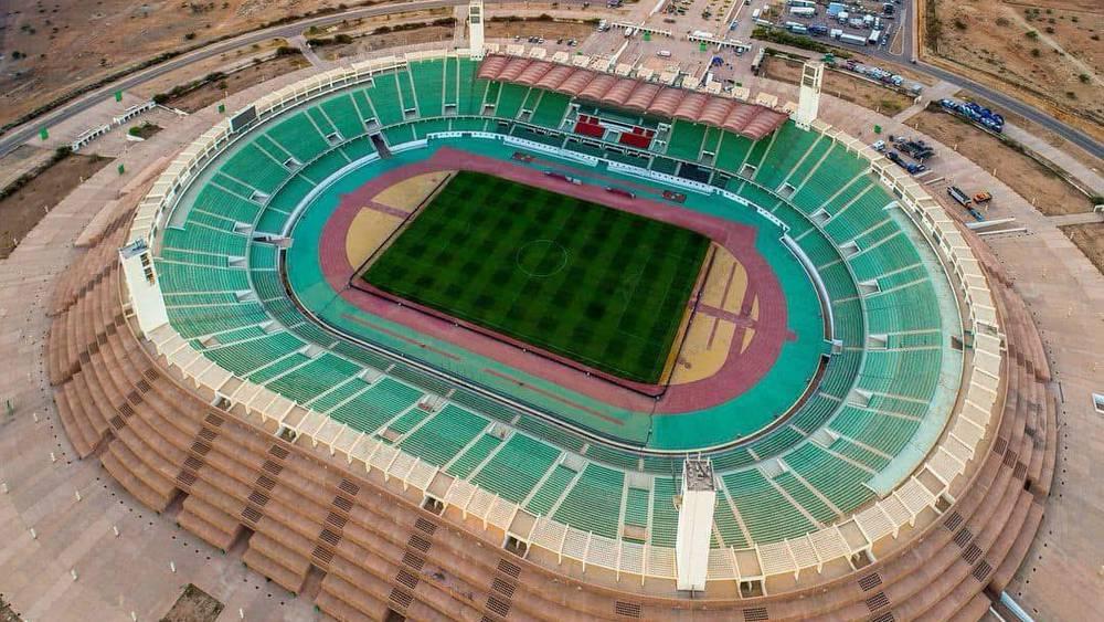 ملايير صُرفت على ملعب أكادير الكبير وملاحظات لجنة الكاف تكشف العيوب