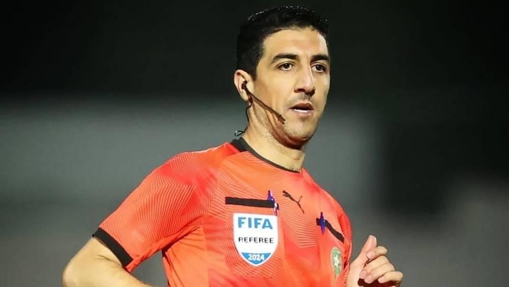 تعيين هشام التمسماني لقيادة مباراة الرجاء والماص وعبد الرحيم الرخيز يدير غرفة الفار