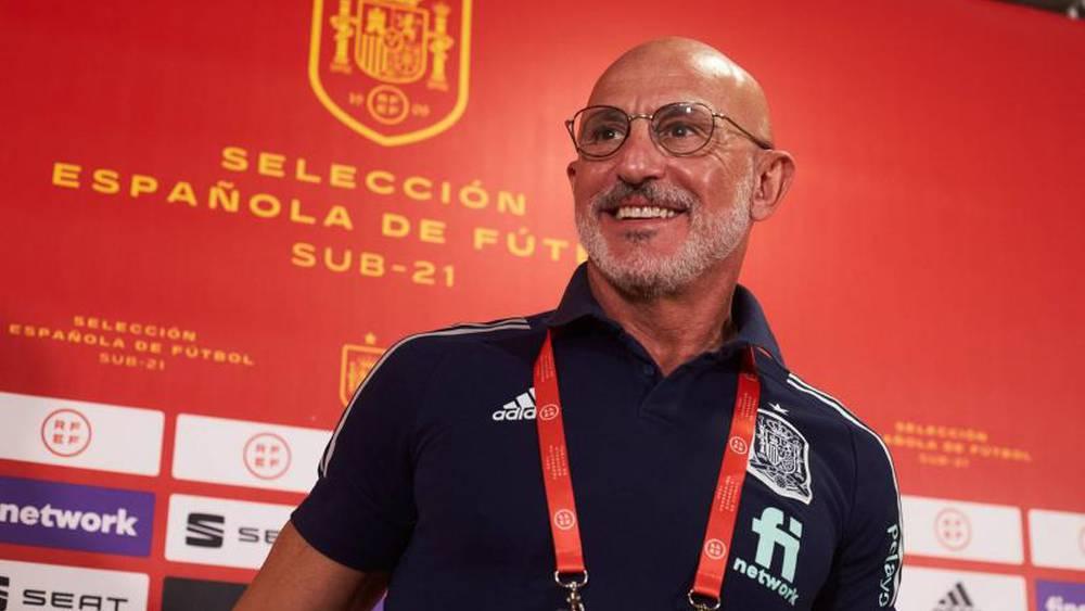 دي لا فوينتي يستدعي يامال رغم تحفظ برشلونة ويوضح موقفه من فليك