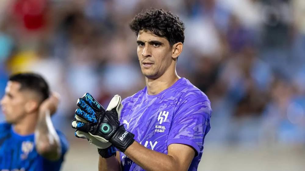 ياسين بونو يرفض عروض أوروبية مفضّلًا تجديد عقده مع الهلال السعودي