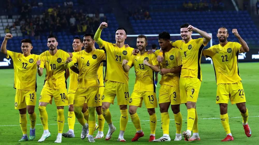 "الفيفا" يوقف 7 لاعبين لعبوا مع منتخب ماليزيا بجنسية "مزورة"!