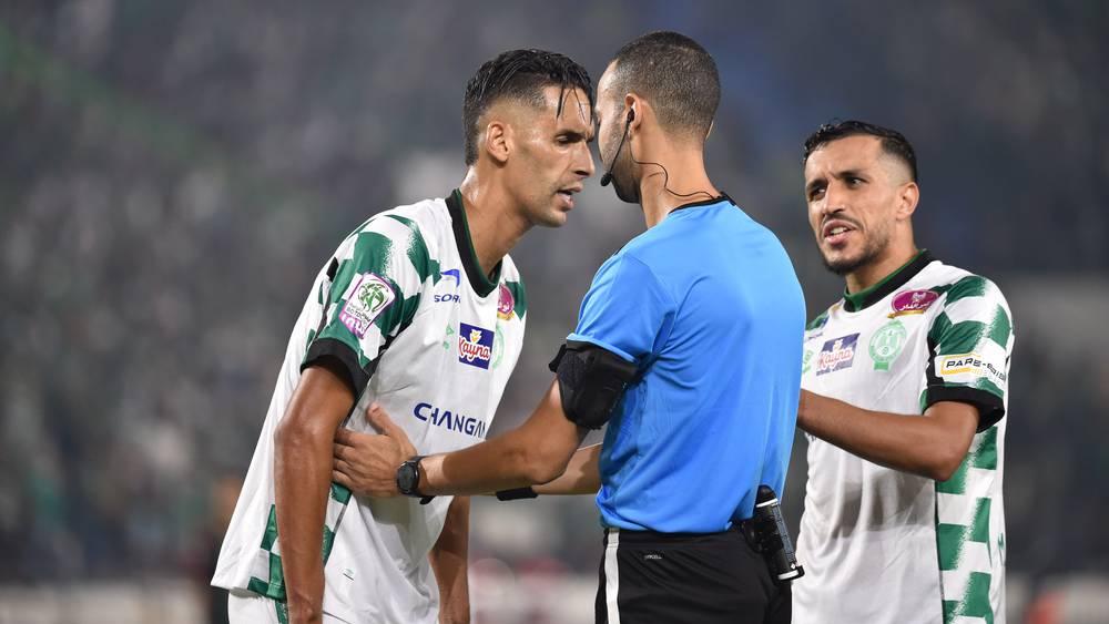 بعد استنفاده عقوبة الإيقاف عقب أحداث "الكلاسيكو".. محسن السوردي يتولى قيادة مباراة رجاء بني ملال وا. الإسلامي الوجدي في القسم الثاني