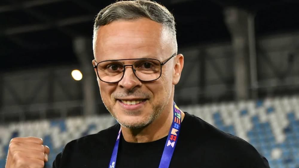 وهبي: "لا يوجد منتخب يقاتل على بلاده مثلنا وهنا يكمن الفرق.. تخيلوا أن ماعما يقول لي: 'لا تستبدلني سأقوم بواجباتي الدفاعية وأمنع ظهيرهم من لمس الكرة"