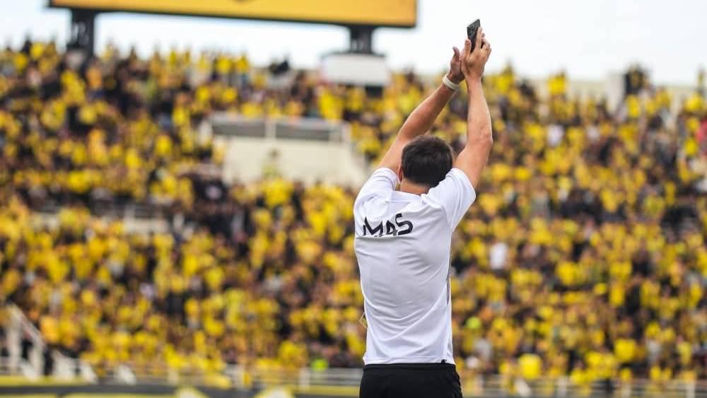 جماهير الماص تنتفض بعد قرار إغلاق ملعب فاس الكبير