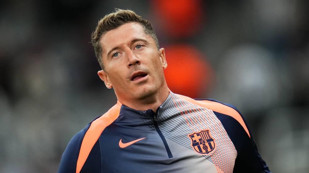 ليفاندوفسكي يغيب عن برشلونة في "الكلاسيكو" بسبب الإصابة!