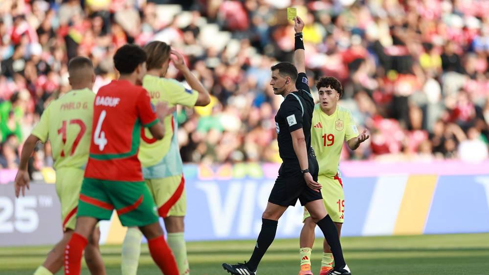 "الفيفا": "تم حذف جميع الإنذارات قبل نصف نهائي مونديال الشباب ولن يغيب أي لاعب عن النهائي أو الترتيب بسبب تلقيه بطاقة صفراء"