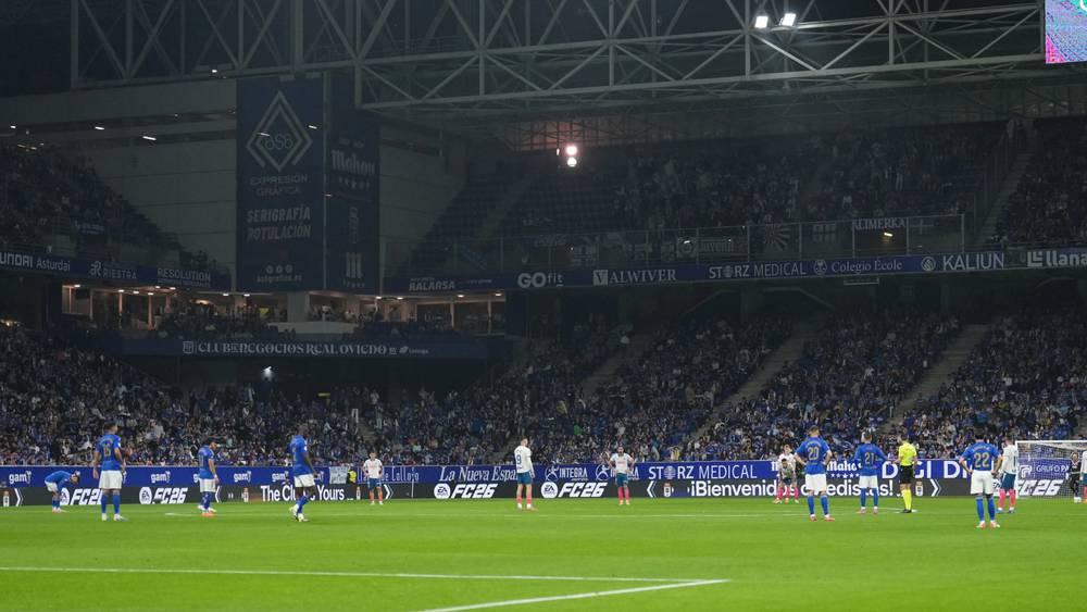 15 ثانٍية من الاحتجاج ضد نقل مباراة فياريال-برشلونة إلى ميامي.. لاعبو "الليغا" يبعثون رسالتهم بصمت ولم تُبث على التلفاز