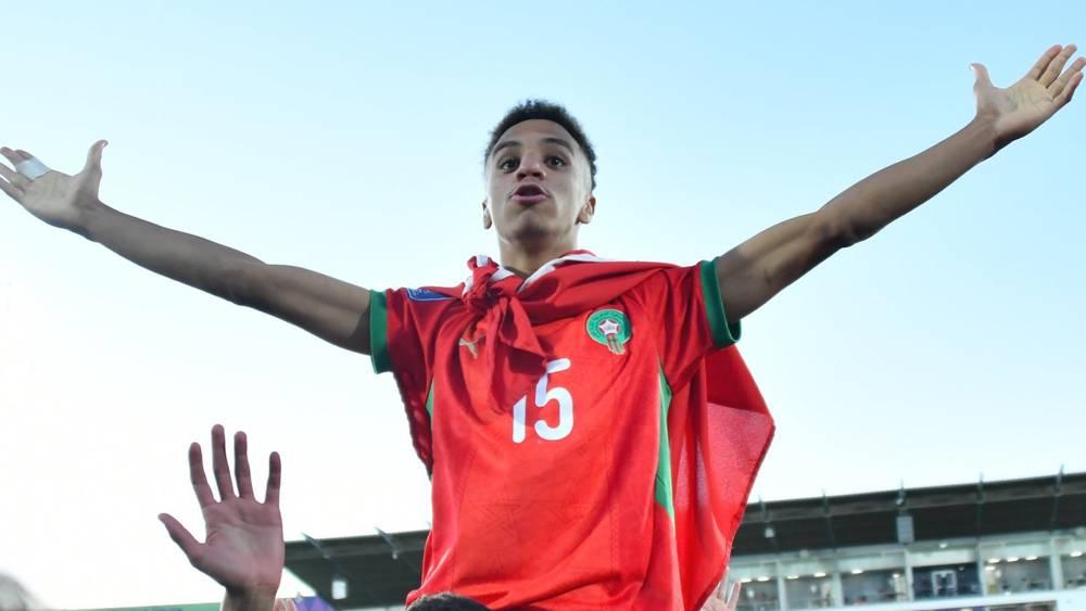 الزهواني: "ملّي كْنا فالطيارة ماجِيناشْ باشْ نْفُوتُو دور المجموعات ونرجعُو فْحالنَا ورضاةْ الوَالدين هيَ كُلشي"