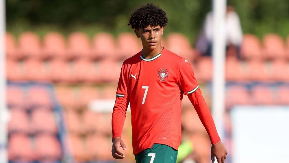 نجل كريستيانو رونالدو ينضم لأول مرة إلى منتخب البرتغال للناشئين