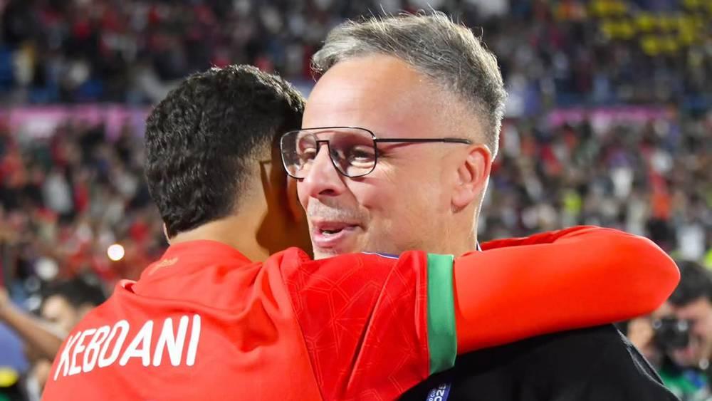 محمد وهبي.. من التدريس إلى قيادة المغرب للتتويج بكأس العالم للشباب