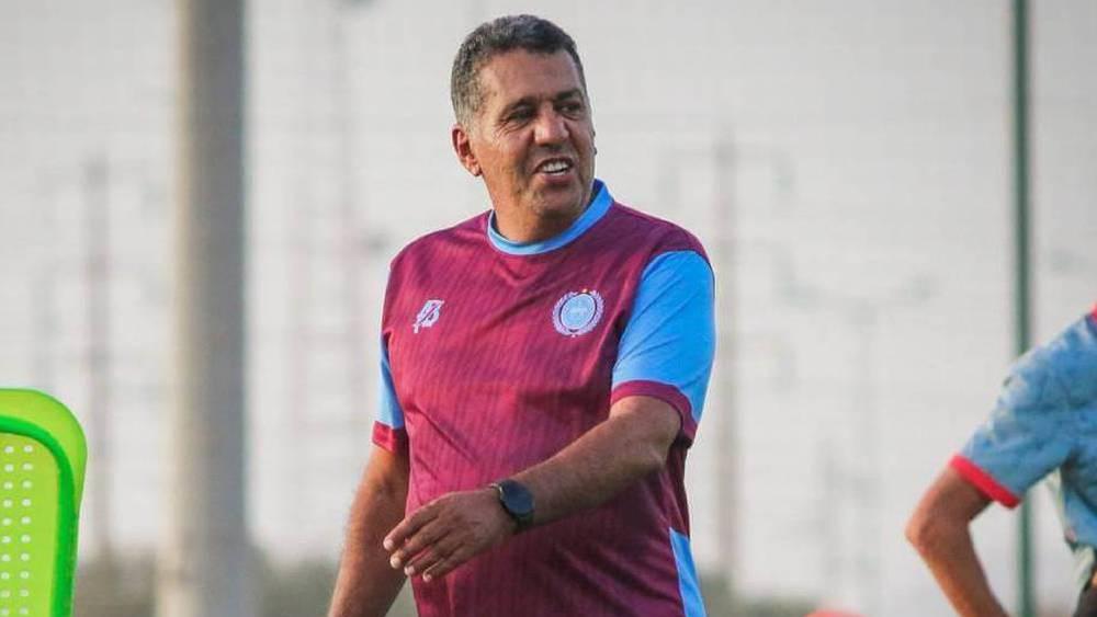 رشيد الطاوسي : قصة مدرب يمزج بين الذكاء الكروي والعقل الأكاديمي