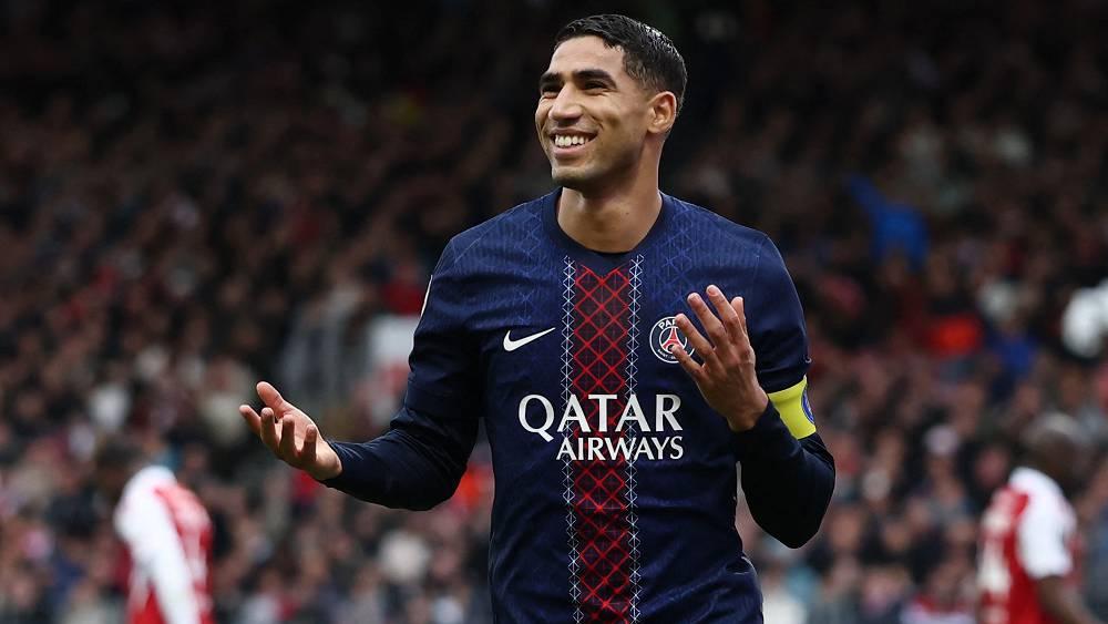 حكيمي ضمن قائمة المرشحين النهائية لتشكيلة "فيفبرو" المثالية لعام 2025