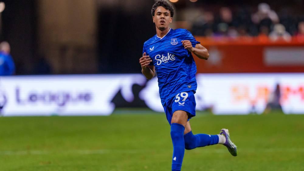 Aznou envisage un retour en Liga cet hiver, Everton ouvert à un prêt