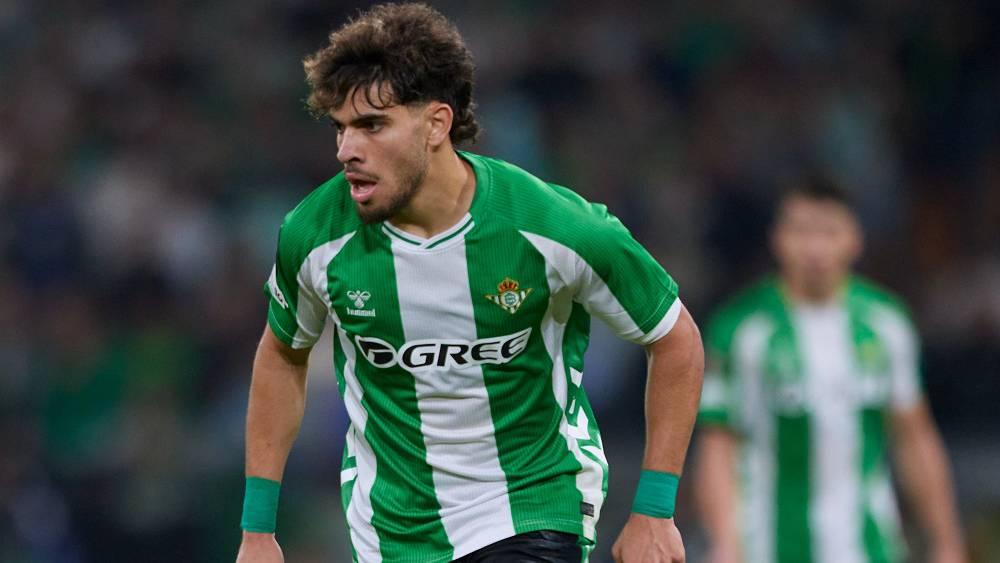 الزلزولي يُحرز هدفا ويساهم في فوز ريال بيتيس على أولمبيك ليون (2-0) في الدوري الأوروبي