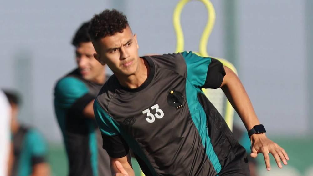 Une source dément le transfert de Mehdi Mexakhakh au Paris FC et confirme : "Le joueur est en vacances en France"